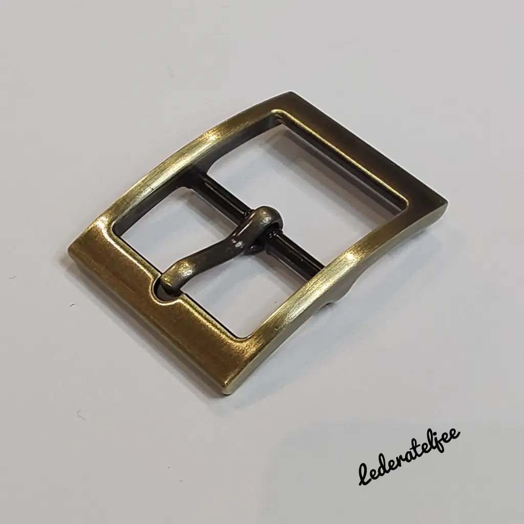 C52 Gesp 3cm Brons